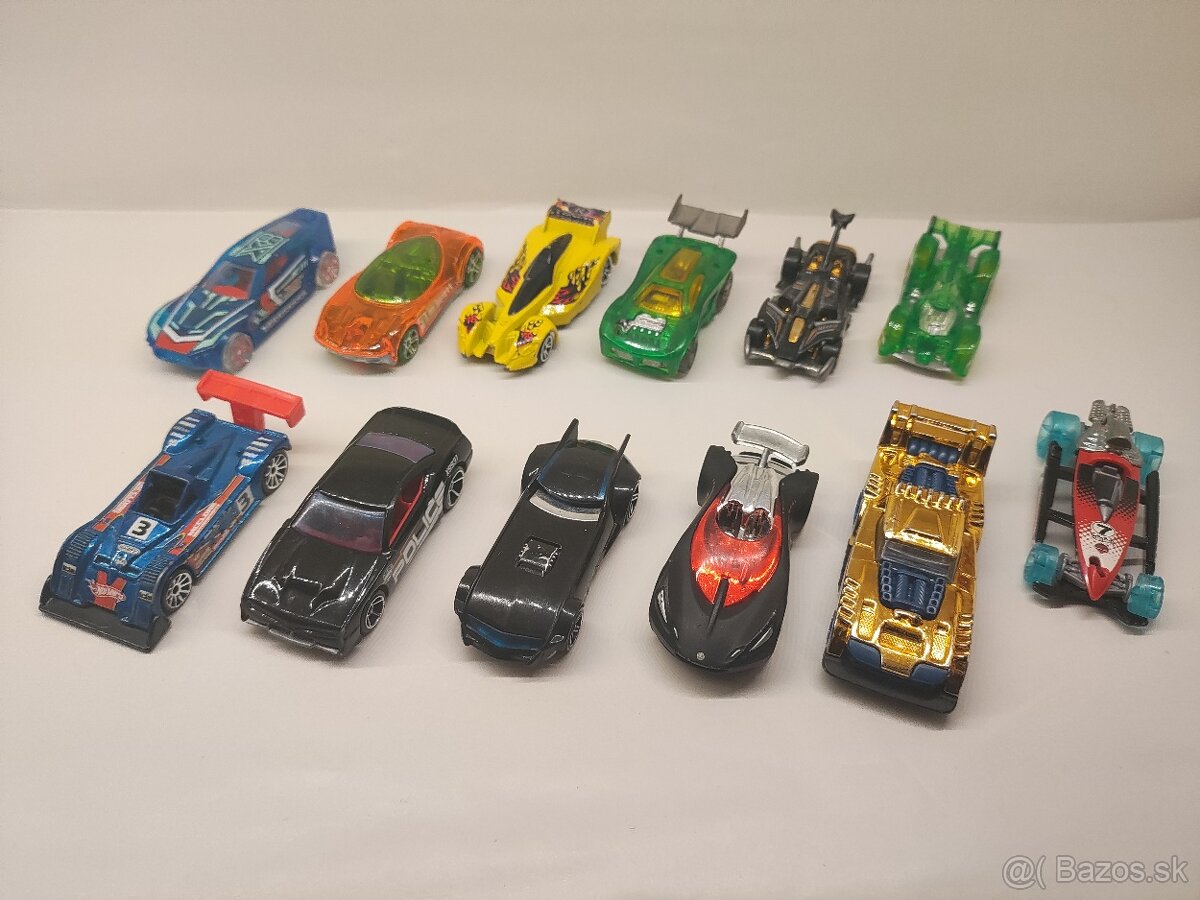 Autíčka Hot Wheels 1:60 - 1:64