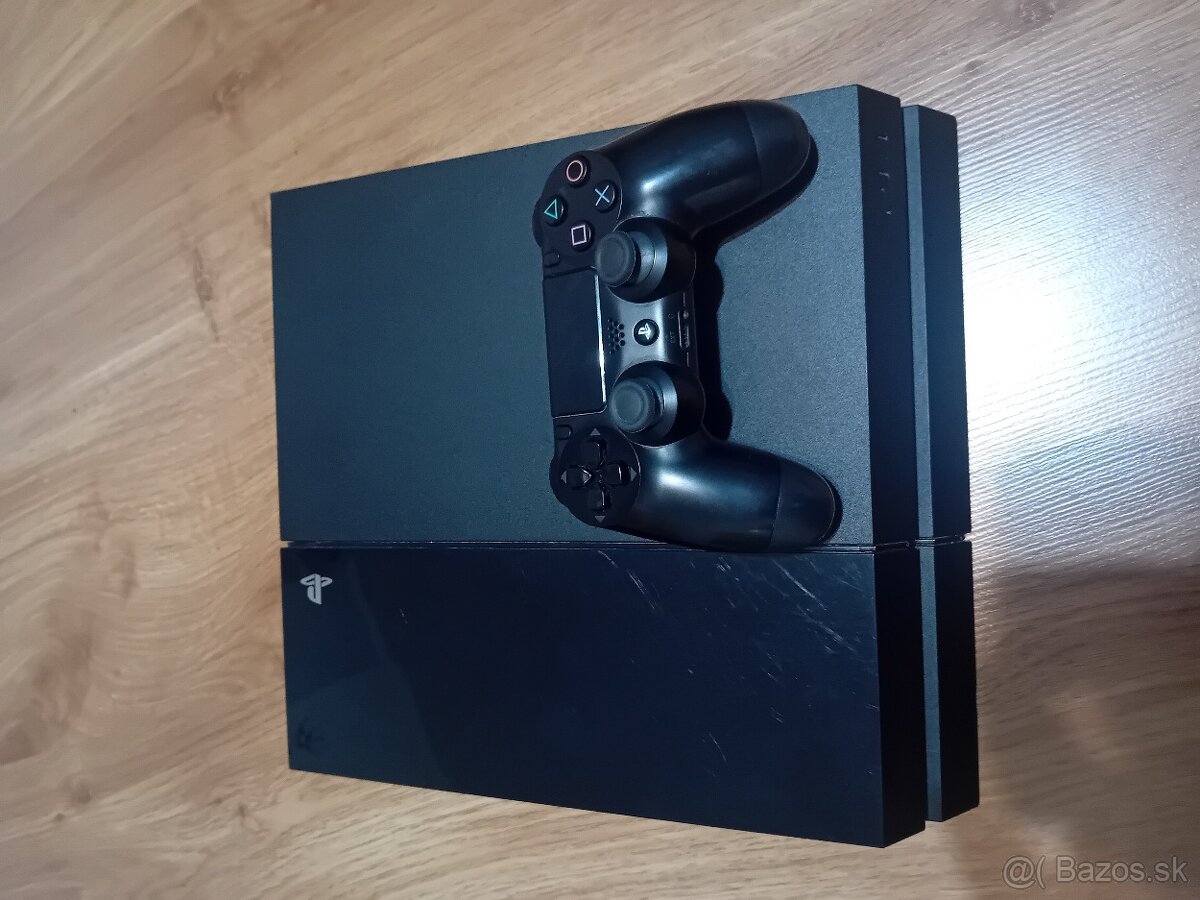 PlayStation 4 + ovládač + nabíjacia stanica