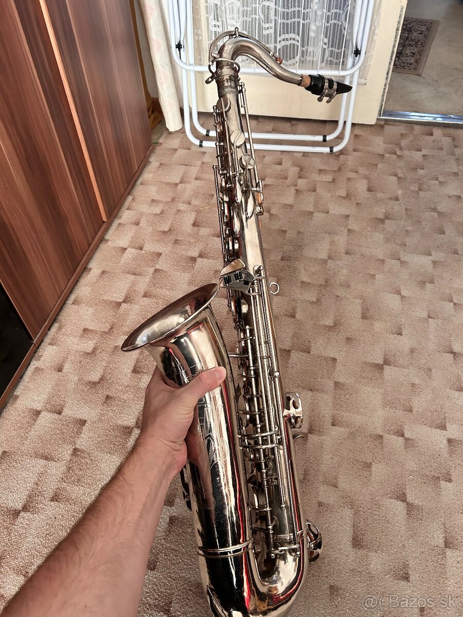 Saxofón tenor AMATI