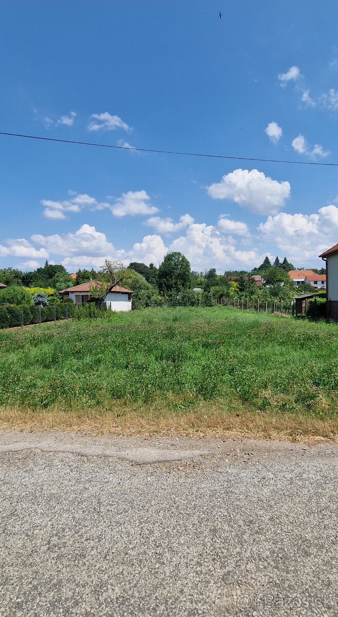 Pozemok na predaj, 883 m2.  Exkluzívne u nás