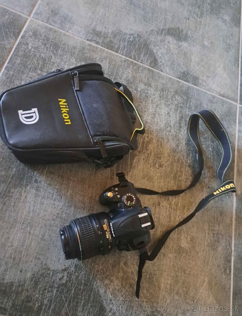 Nikon D3000