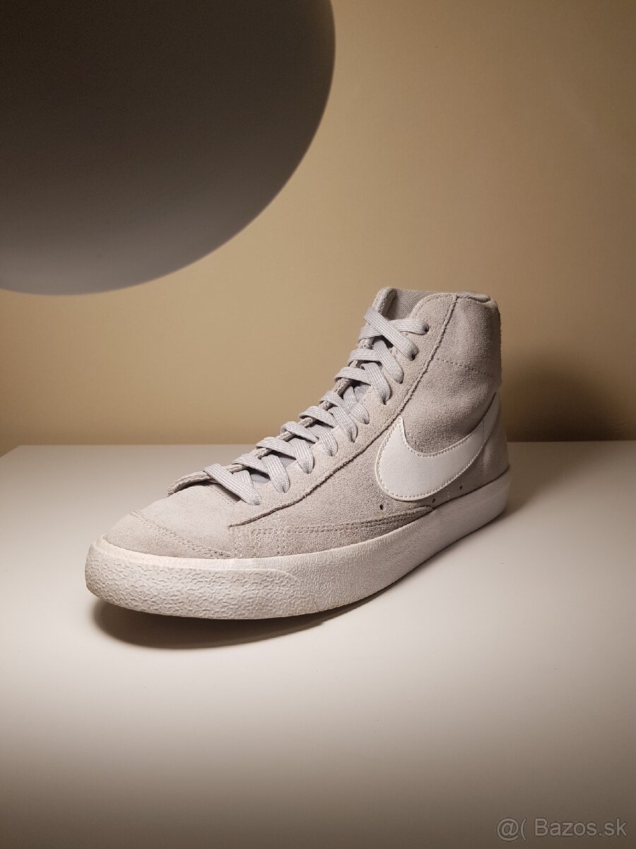 Nike Blazer Mid 77 sivá