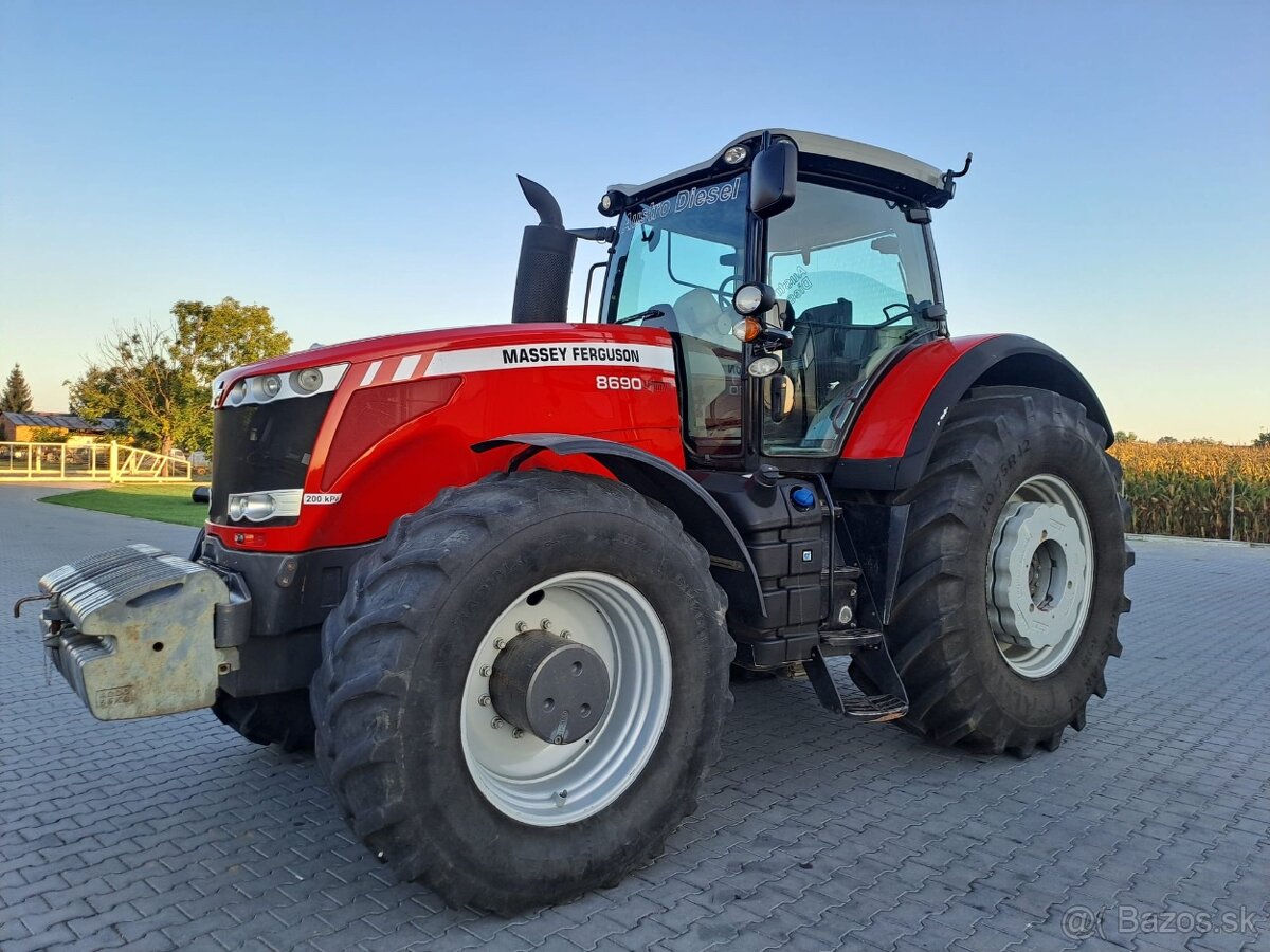 Massey Ferguson 8690