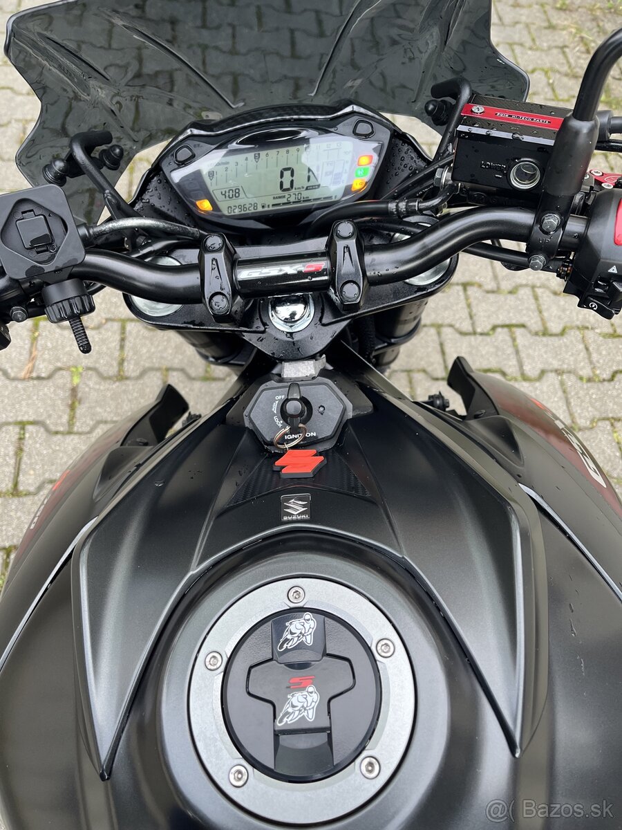 Suzuki gsx-s 750