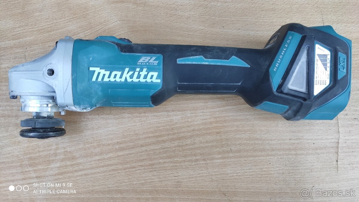 Makita uhlová brúska DGA 511