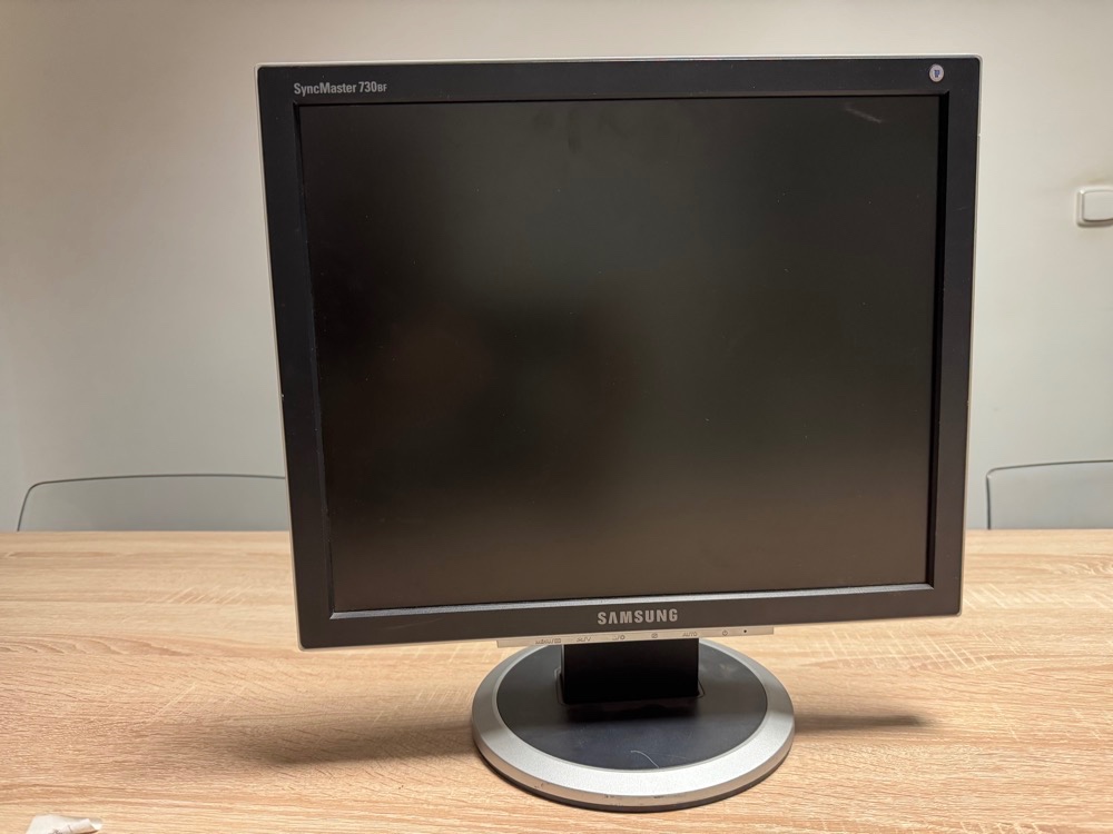 17" LCD monitor Samsung