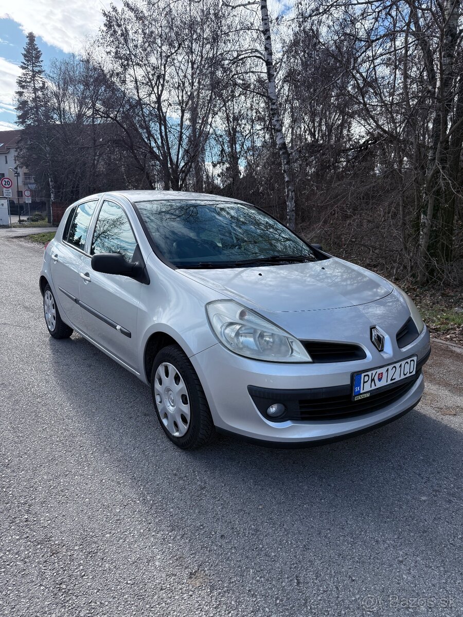 Predam max zachovalý Renault clio 1.2 po 1 majitelovi