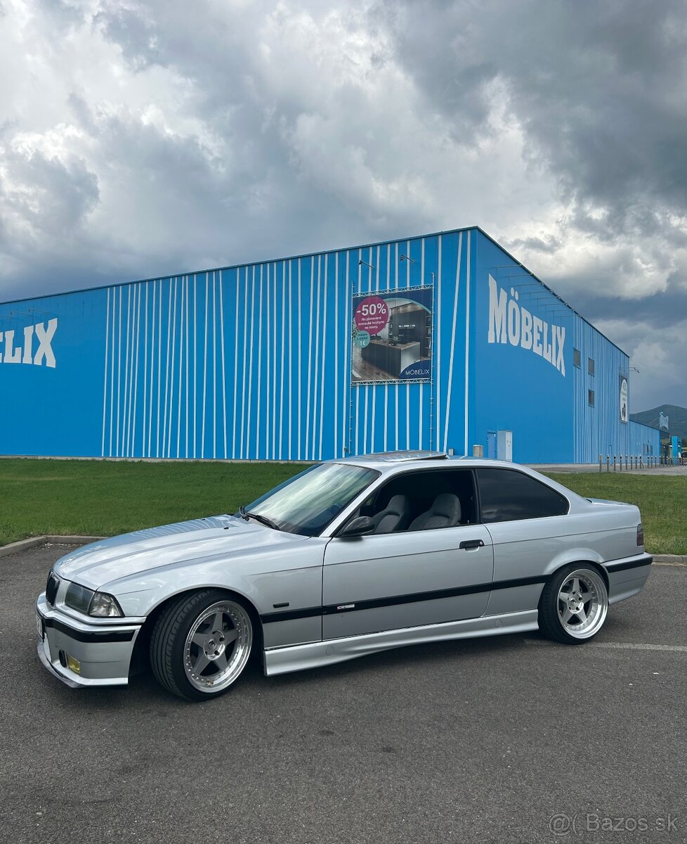 BMW E36 coupe 320i