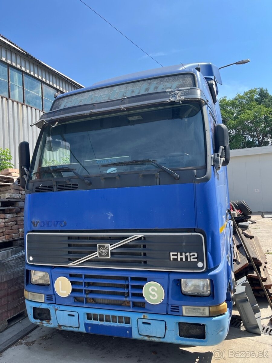 Predám ťahač Volvo FH12 (r.v. 2001) na súčiastky - 1500 €