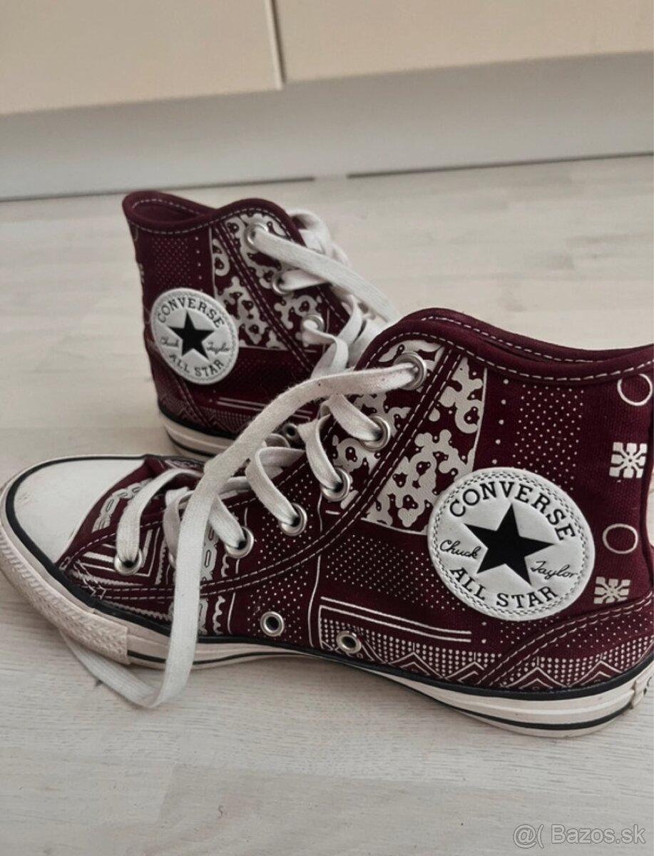 Converse červené