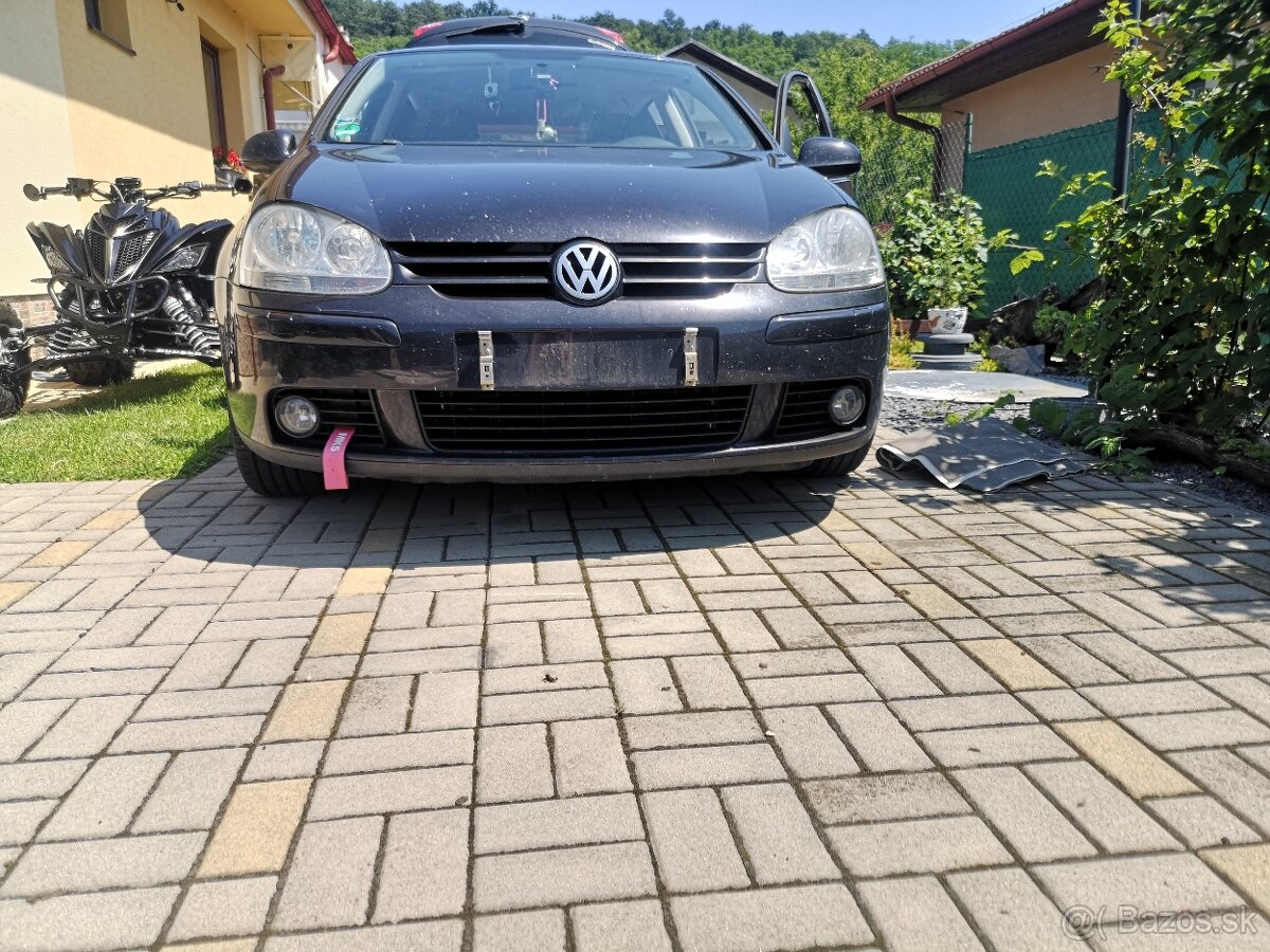 Golf 5 predný nárazník