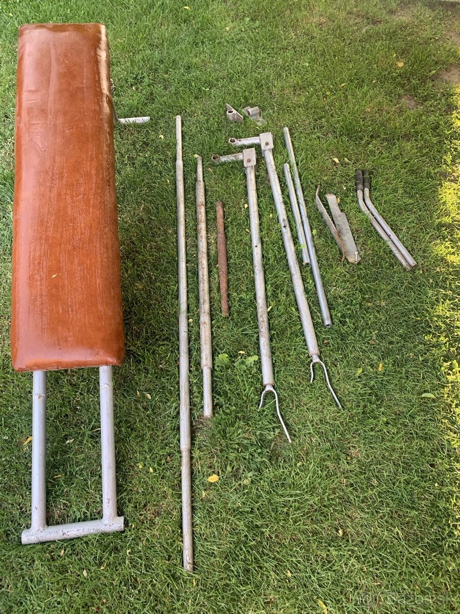 Železno-kožená lavička na cvičenie