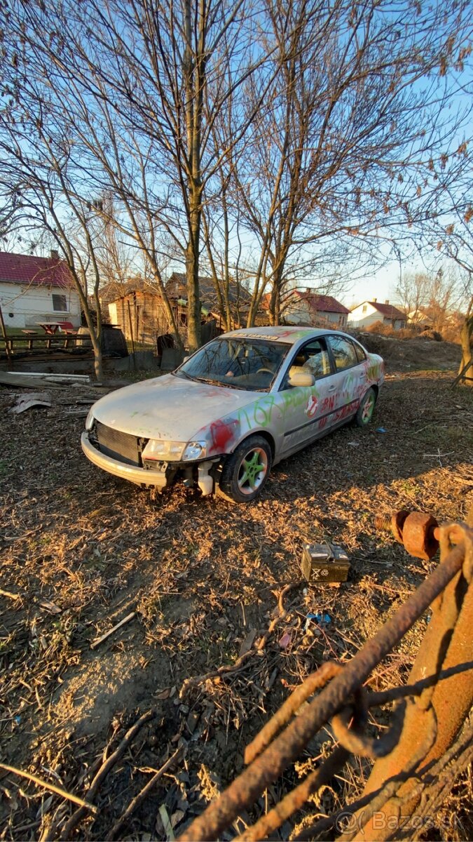 Volkswagen Passat B5 2.3VR5