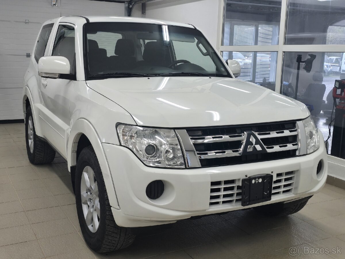 Mitsubishi Pajero 2012