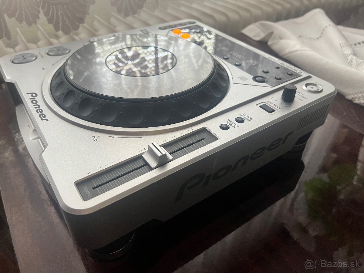 Pioneer CDJ 800 MK2