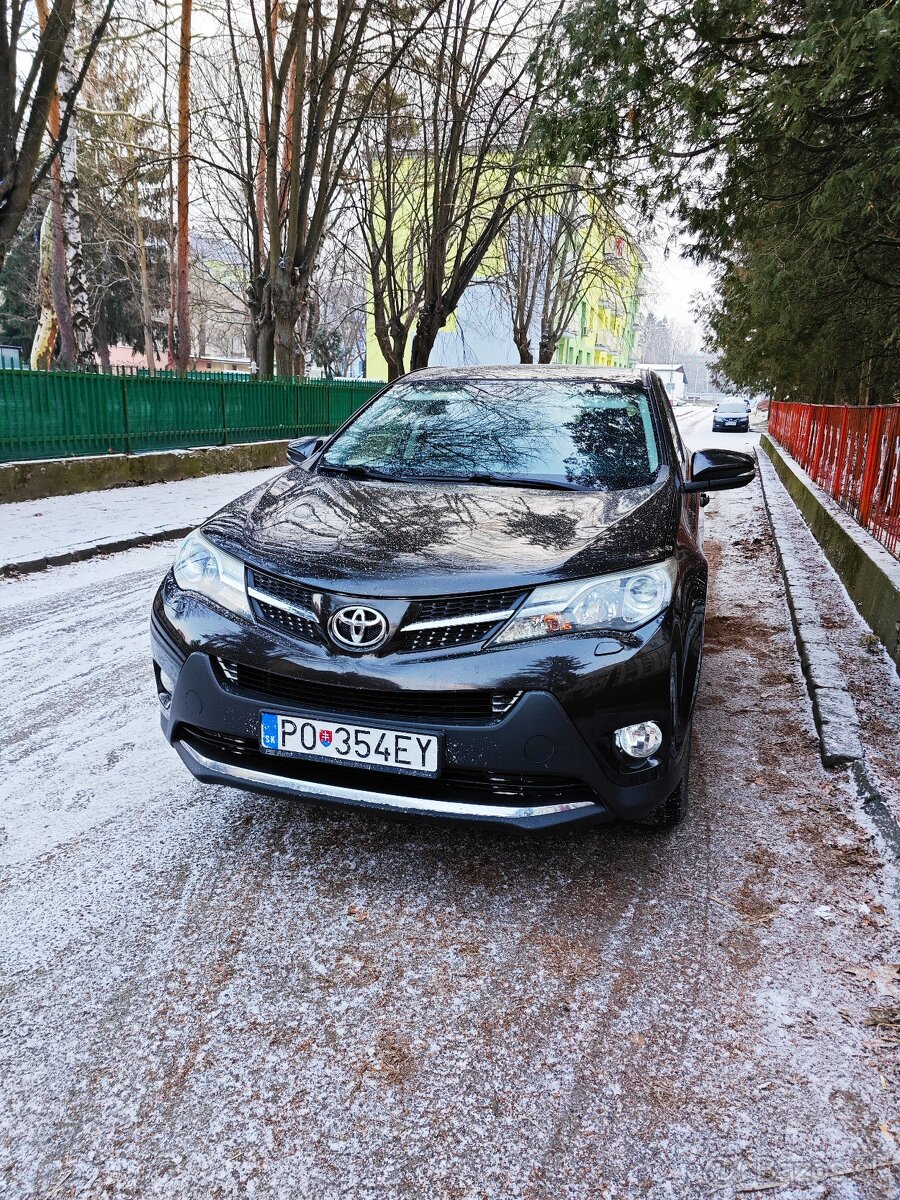 Toyota RAV4, 4x4 benzin , r,v. 2014