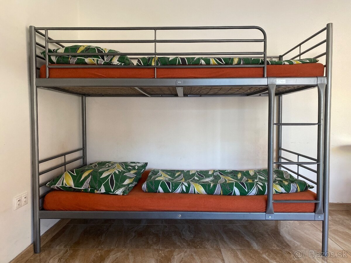 Dvojposchodová posteľ