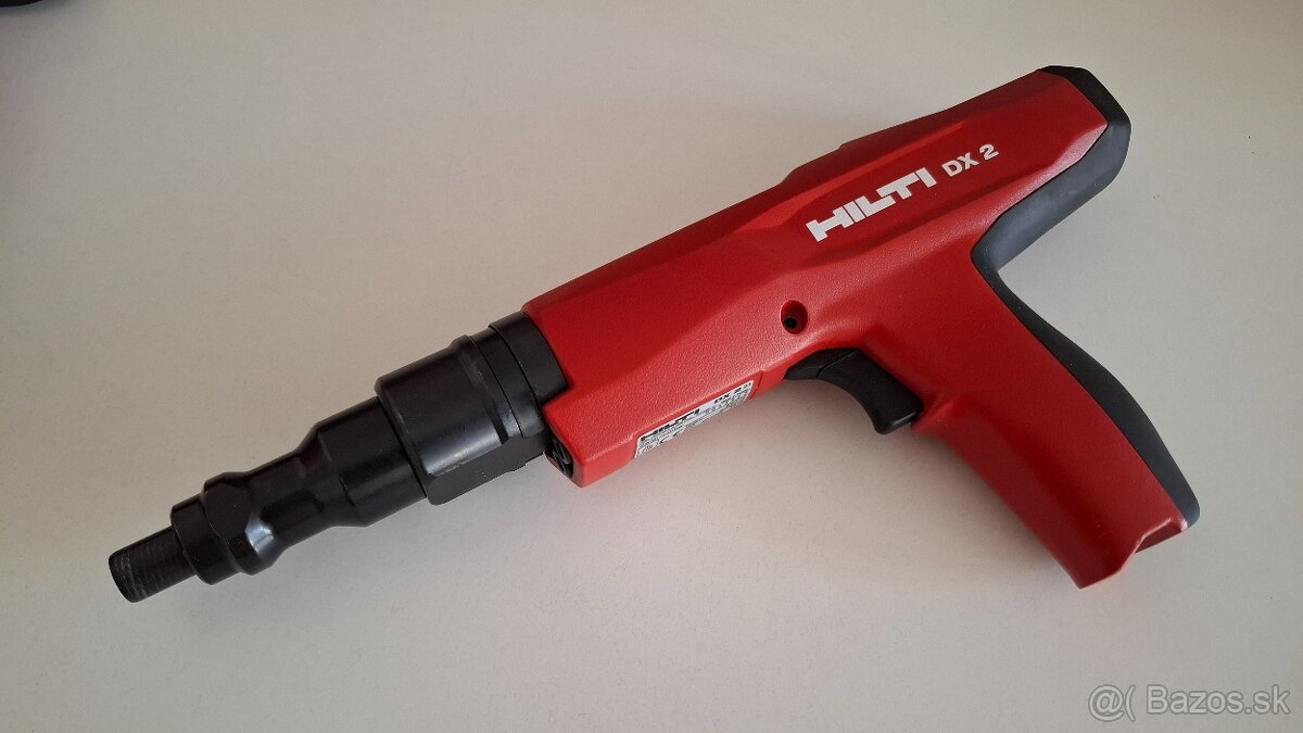 Prachom poháňaný vsadzovací prístroj Hilti DX 2