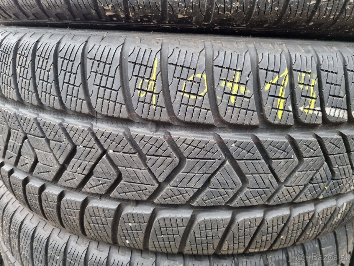 235/55R18 Pirelli