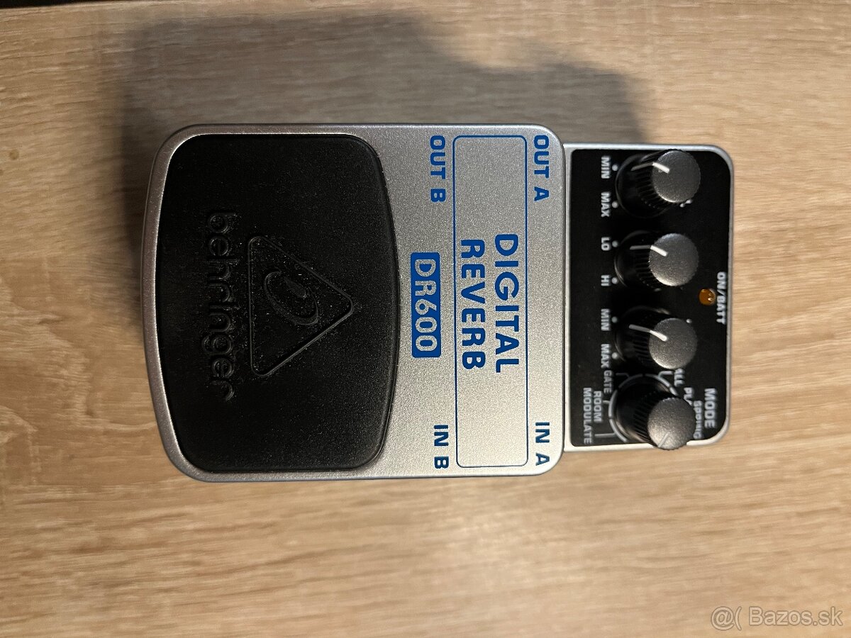 Behringer DR600 digital reverb