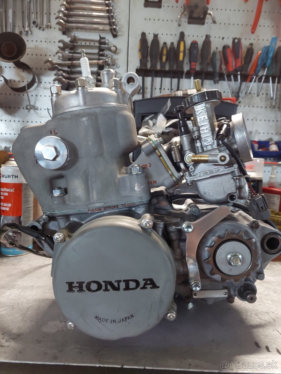 Predam motor Hodna CR250 rok 1998