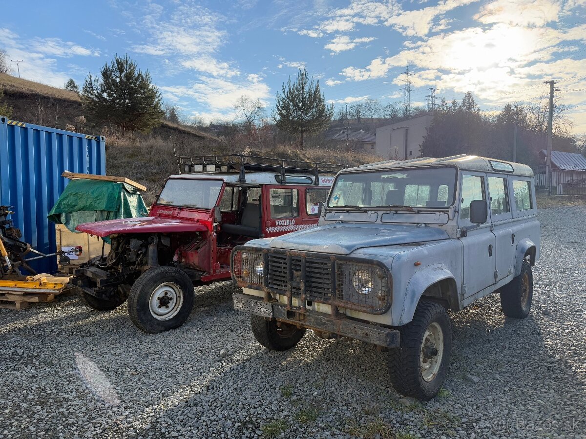 2 x Land Rover Defender 110