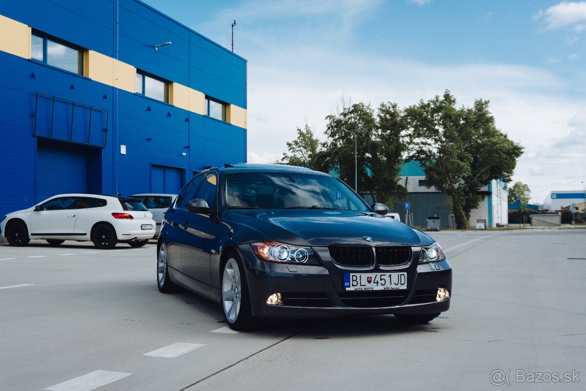 E90 330i A/T