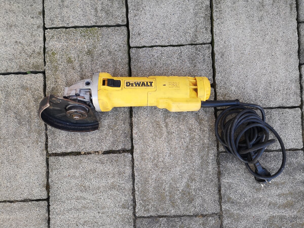 Dewalt DWE4205 Uhlová Brúska Cena 60€