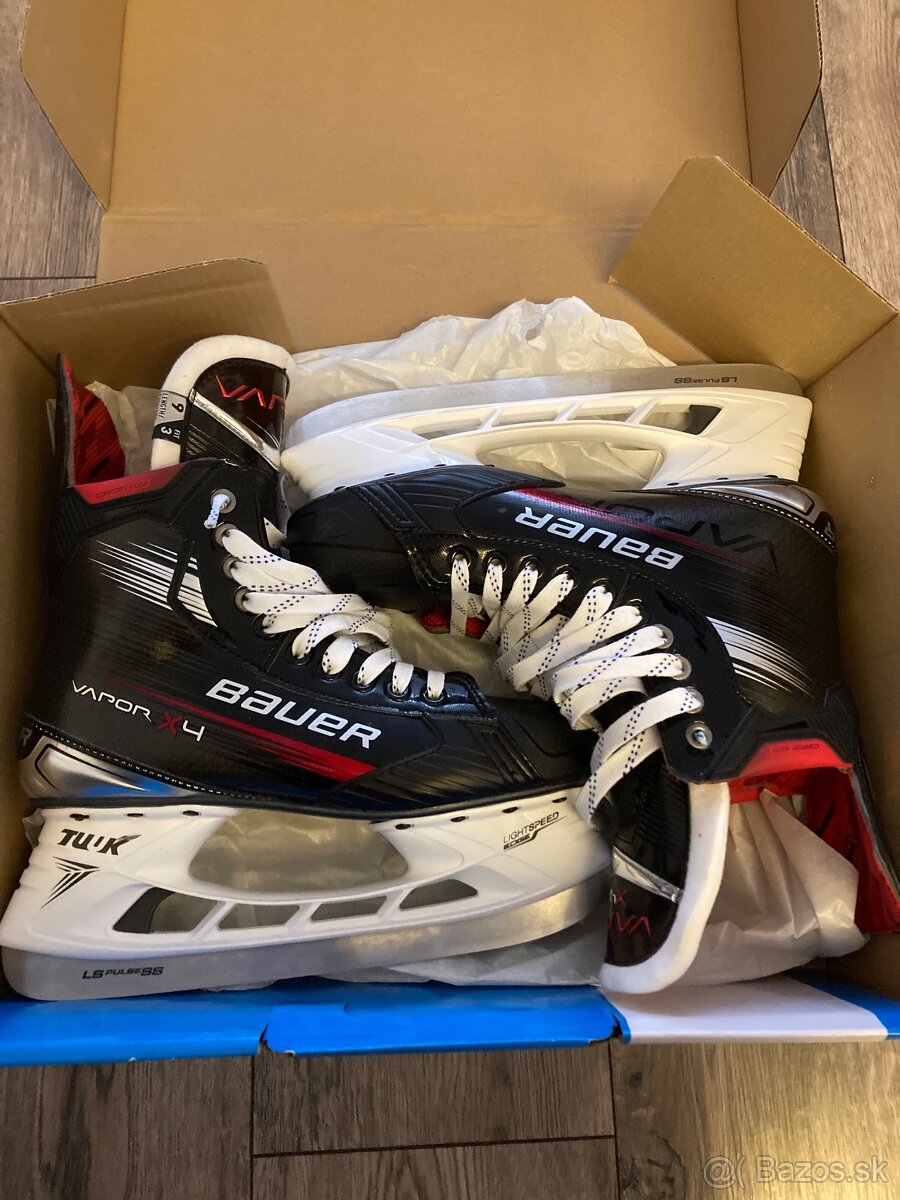 Bauer Vapor X4