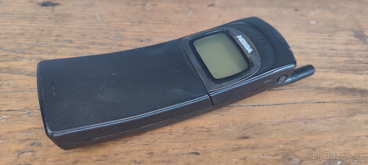 Telefón Nokia 8110