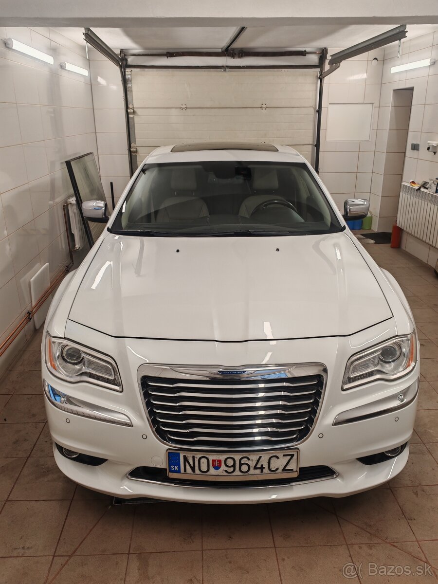 Limuzína Chrysler 300c 2014