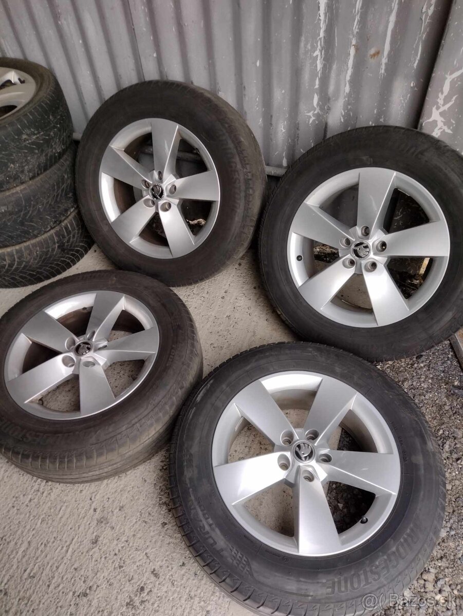 alu disky orig. SKODA 5X112 R17 pneu 215/65