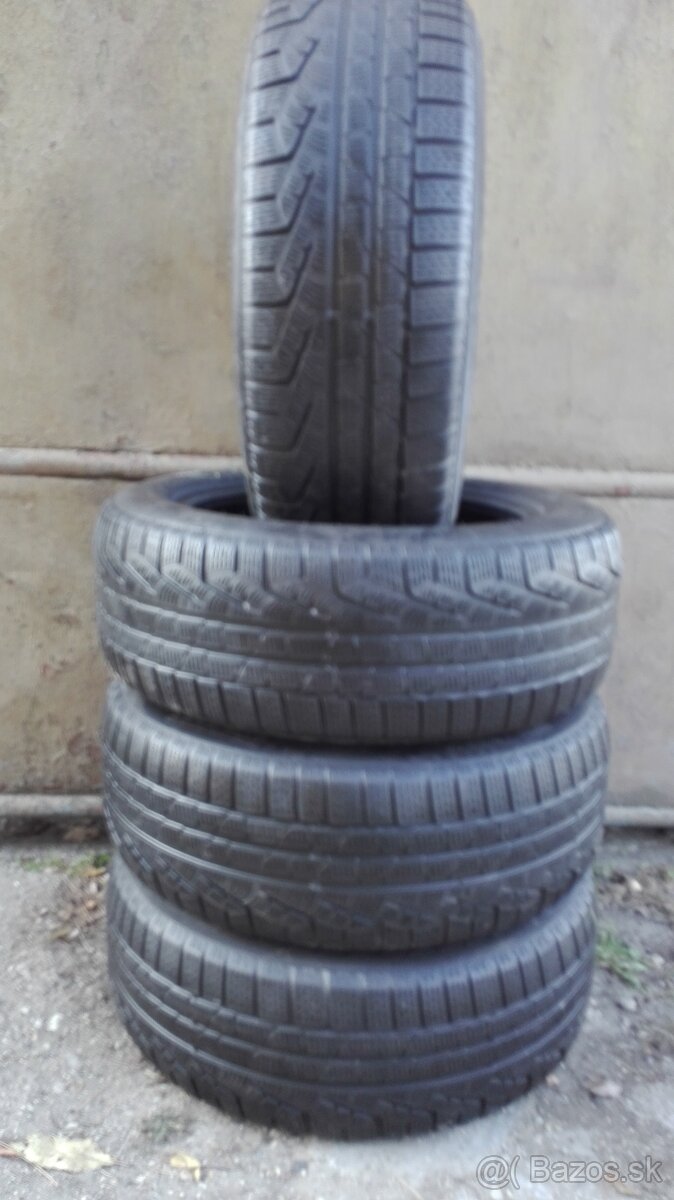 Predám 4-Zimné pneumatiky Pirelli Soto 255/55 R17