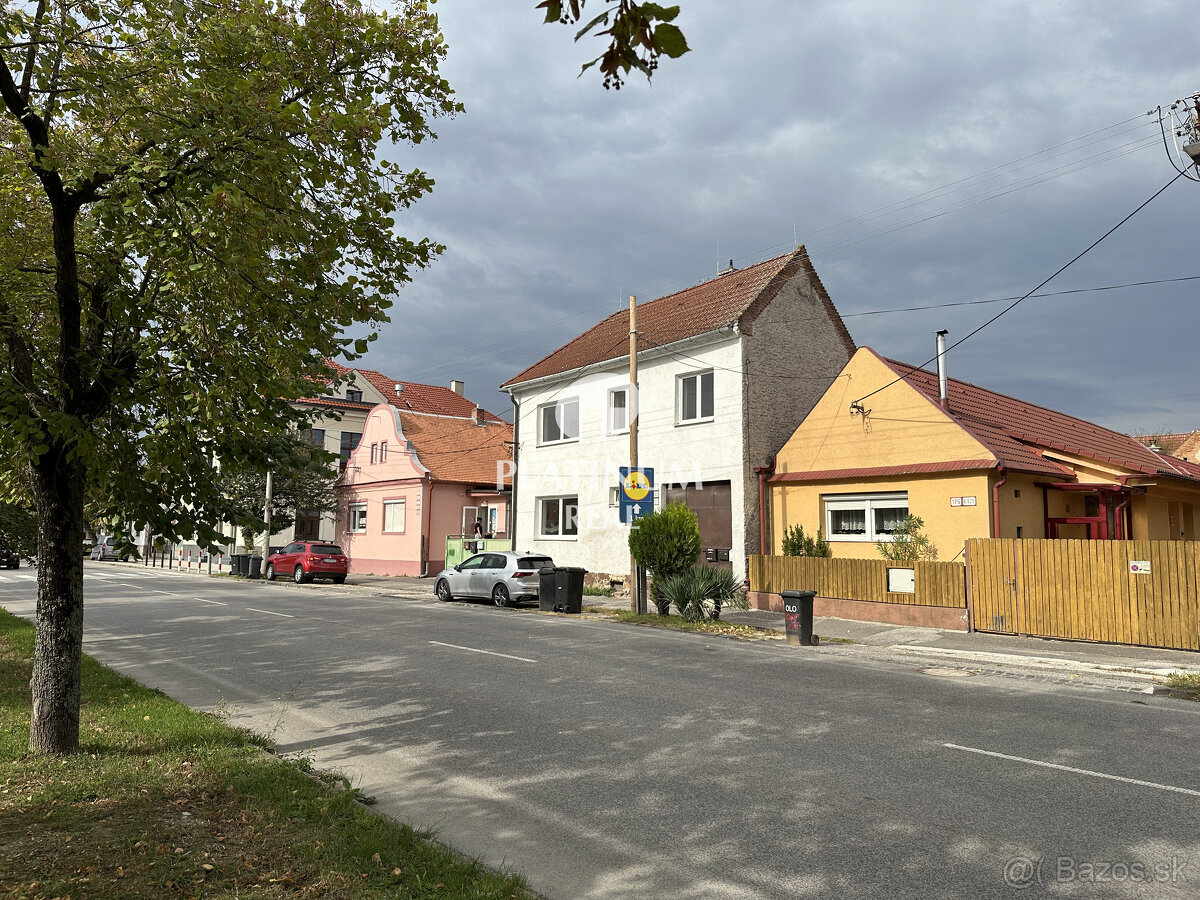 Predaj murovaného rodinného domu v centre - Vajnory