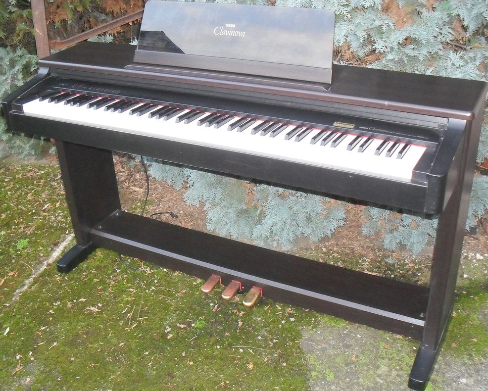 Digitální piano Yamaha Clavinova CLP 123