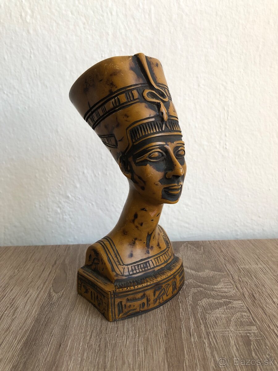 Busta Nefertiti Egyptská soška