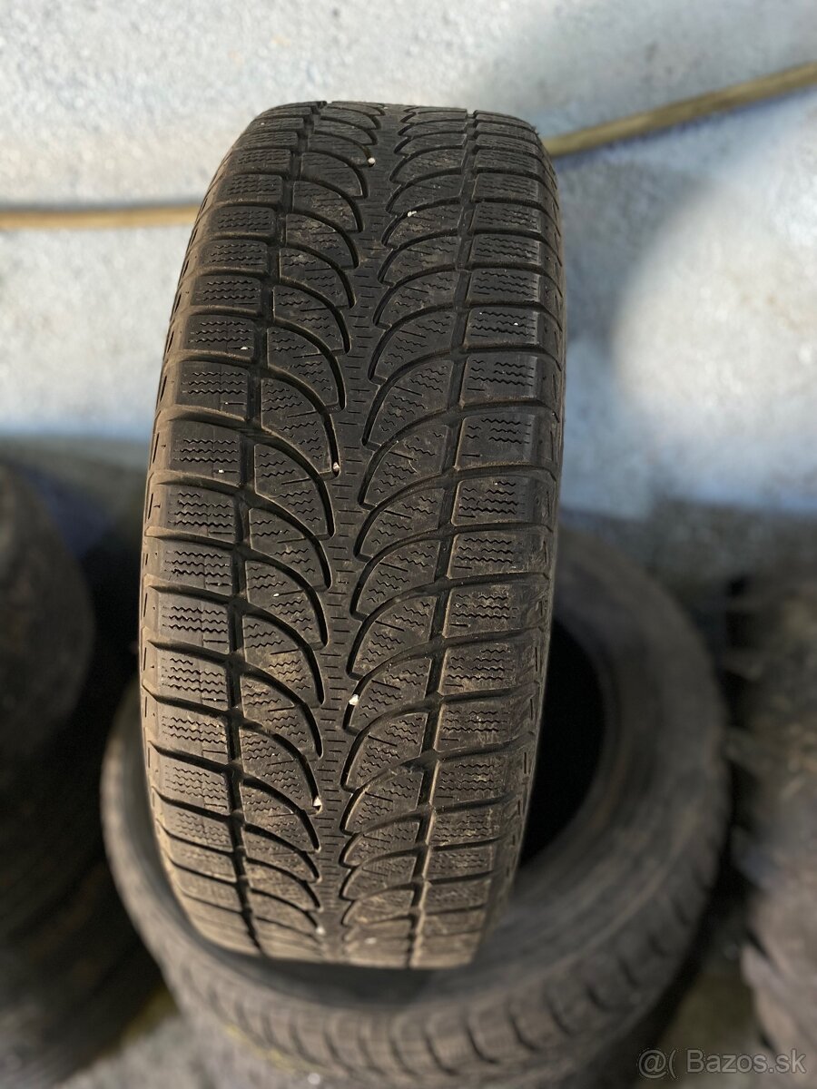 Bridgestone 235/60 R18 zimné pneumatiky