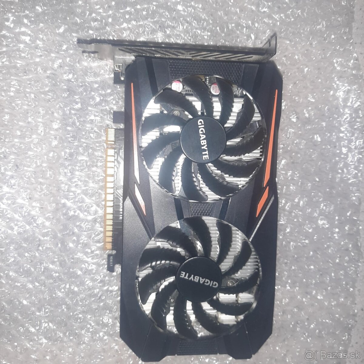 Gigabyte 4GB grafická karta (nefunkčná)