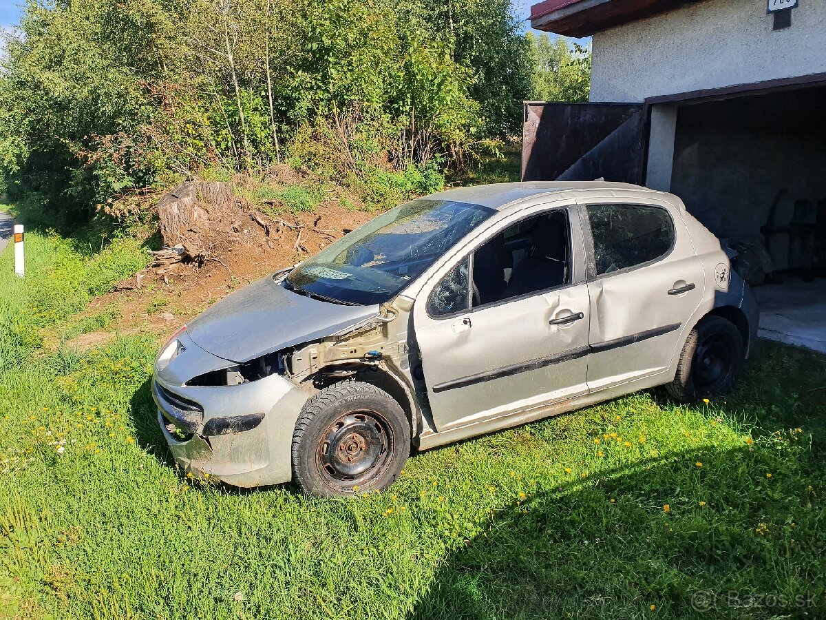 Peugeot 207 1.4 8V