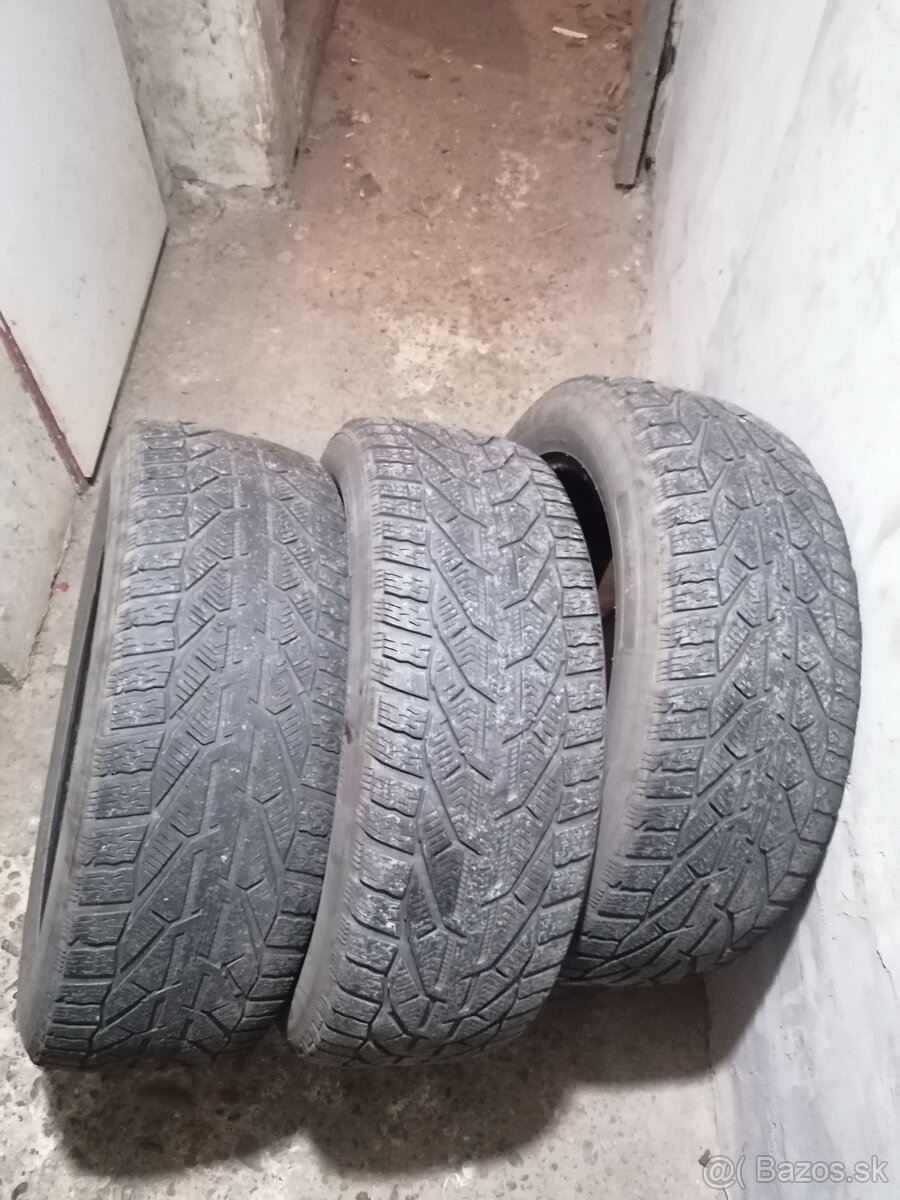 Zimne pneumatiky 235/55 r19