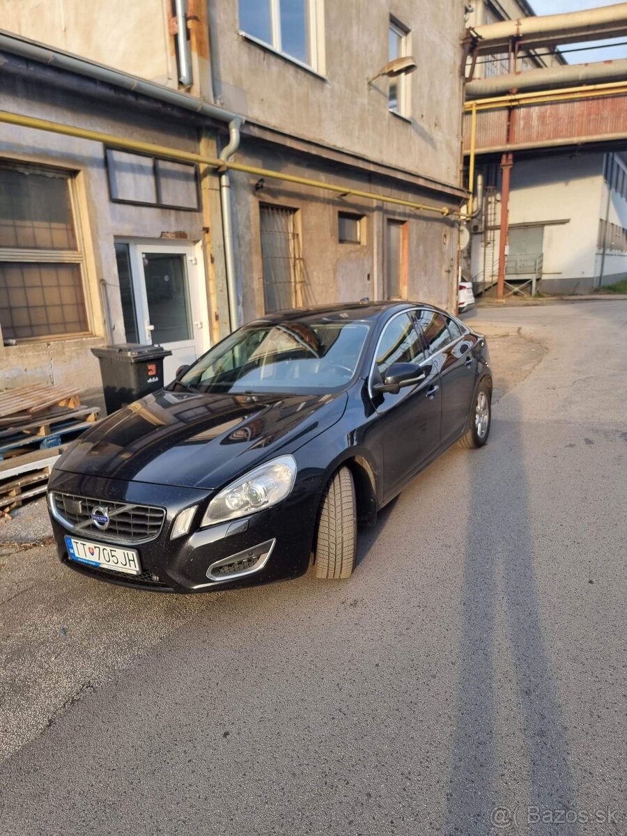 Volvo S60 4x4 158KW Full výbava koža