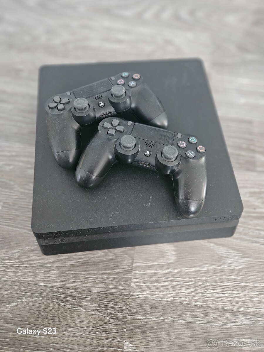 Predam playstation 4 a 2 ovládače