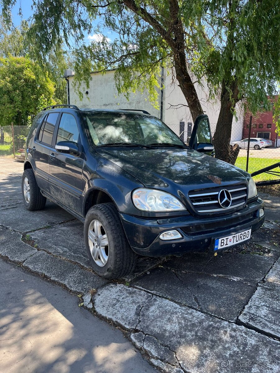 Predám Mercedes ML400 dve autá