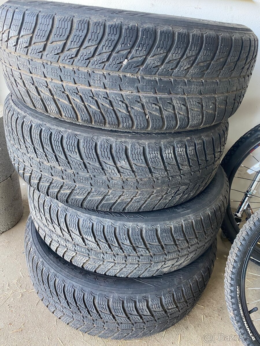 Nokian 225/65R17 zimne