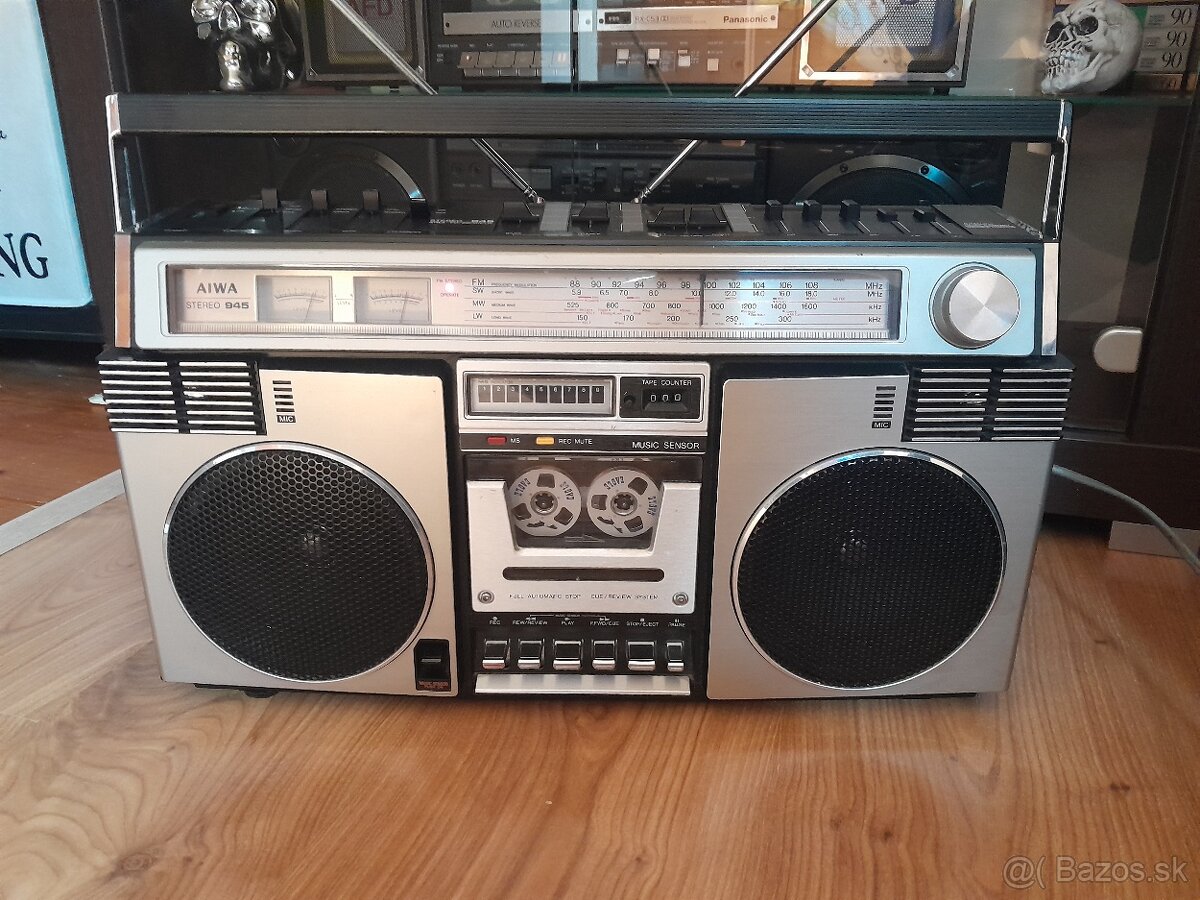 AIWA TPR-945E