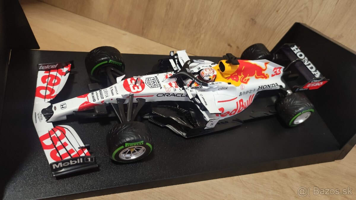 Max Verstappen - Red Bull Racing - Minichamps white 1:18