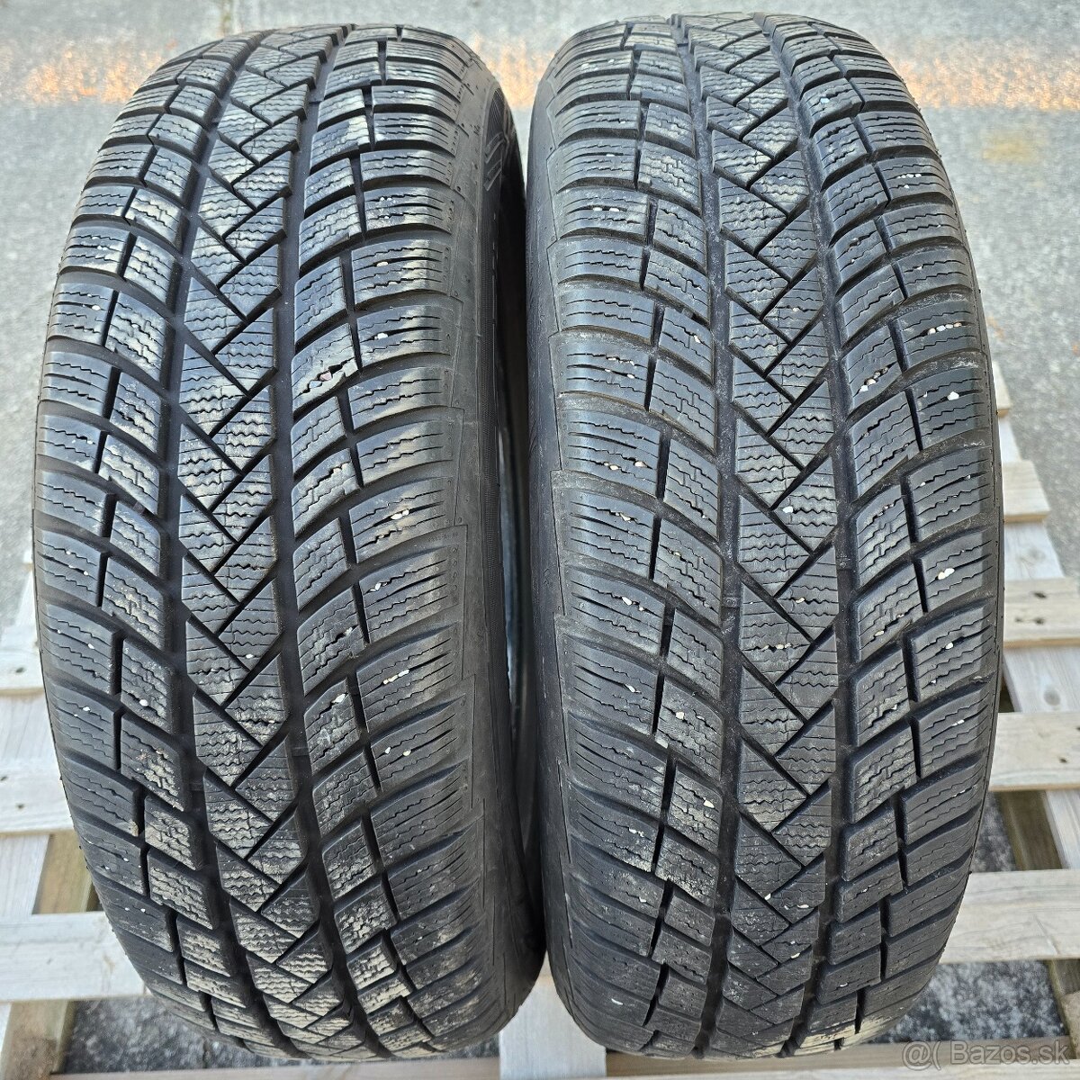 2ks ZIMNÝCH PNEUMATÍK VREDESTEIN 215/65 R17 99V