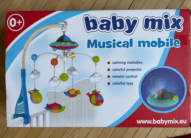 Kolotoč nad postieľku BabyMix s projektorom a ovládačom