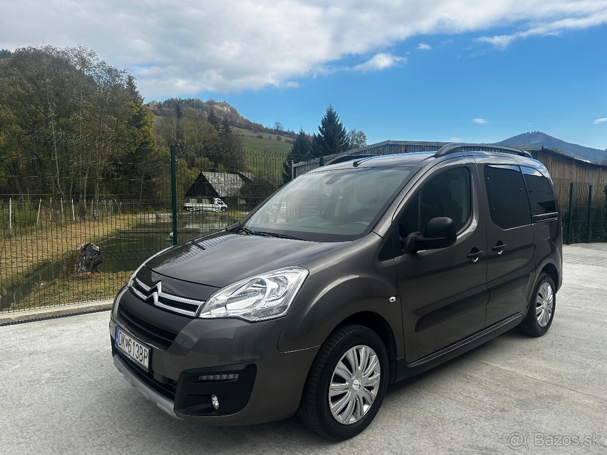 TOP Predám CITROEN BERLINGO BlueHDI 100 XTR, nízky najazd.