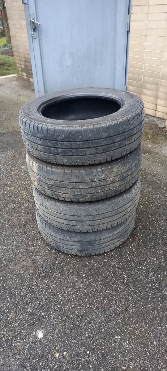 letne pneu michelin agilis 215/60 r17 C